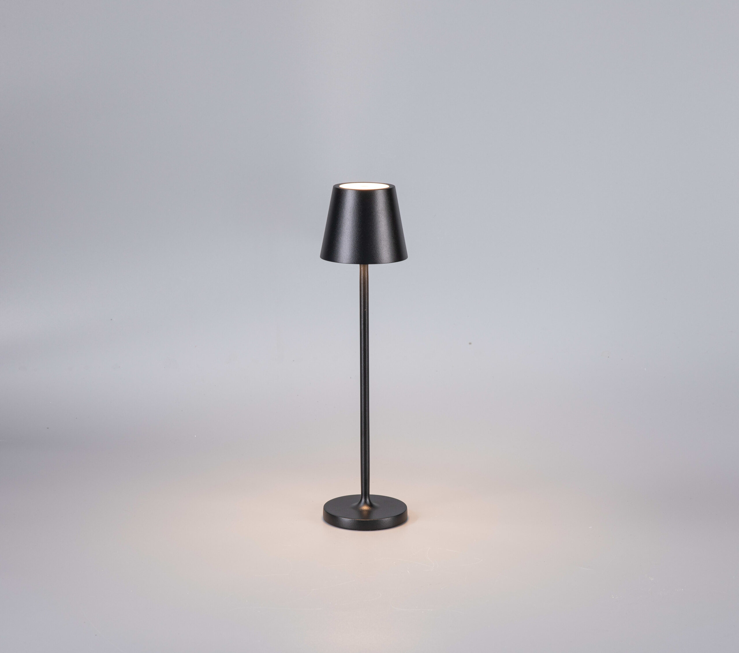 LEDLAB Julie 2200/2700/3000K touchdim incl laadbasis en adapter zwart 002062042302