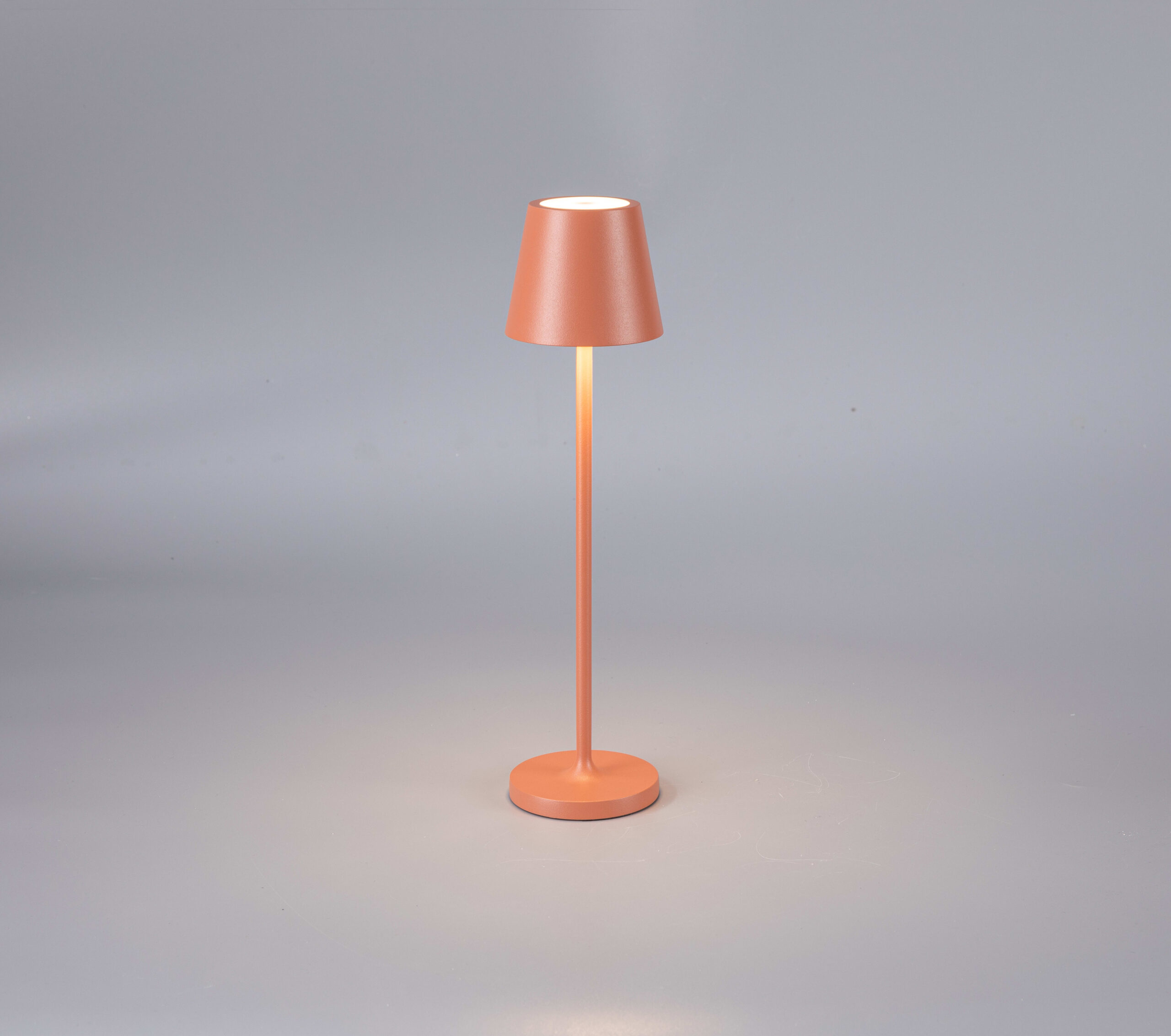 LEDLAB Julie 2200/2700/3000K touchdim incl laadbasis en adapter baksteen rood 002062042304