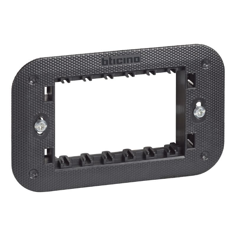 BTICINO Living Now houder met schroefbevestiging 3 modules met beschermkap K4703
