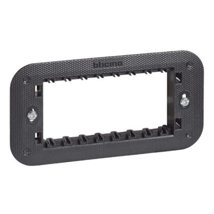 BTICINO Living Now houder met schroefbevestiging 4 modules met beschermkap K4704