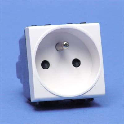 BTICINO Stopcontact Light - 2P+A - 10/16A - 250V - afgeschermde klemmen - 2 modules N4142