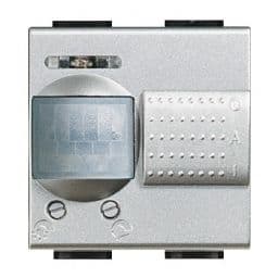BTICINO Passieve IR schakelaar Light Tech - 230V - relais 6A - met bewegingsdetector NT4432