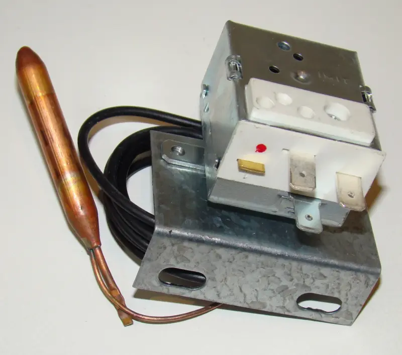 Bosch Max aquastaat (clixon) met capillair Bosch(ex 8722112016) 87168277510
