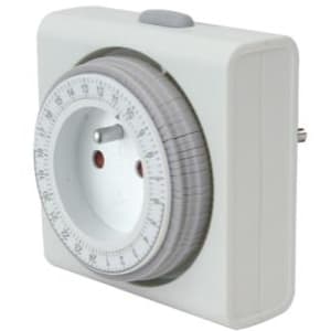 ELIMEX Mechanische timer - 24u - 2P+A 16A - 3680W 38380