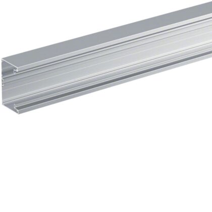 HAGER Sokkel voor installatiekanaal in alu RAL9016minium 65x100 mm BRAP651001ELN