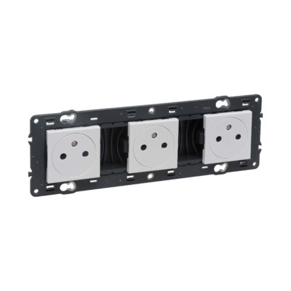 LEGRAND Valena Next vlakke contactdoos 3x2P+A 16A volledig apparaat wit met schroefbev 741533