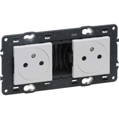 LEGRAND Valena Next vlakke ctdoos 2x2P+A mat wit 741912