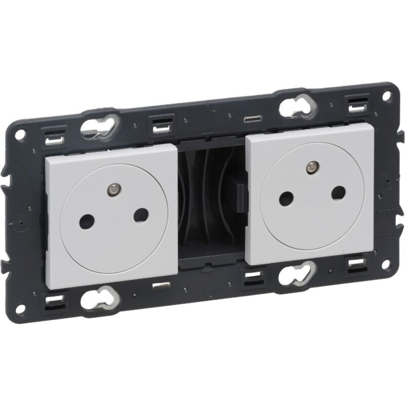 LEGRAND Valena Next vlakke ctdoos 2x2P+A mat wit 741912