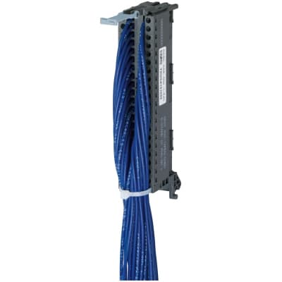 SIEMENS Front conn. for SIMATIC S7-1500 40-pin (6ES7592-1AM00-0XB0) w. 40 single cores 0 6ES79225BC500AC0