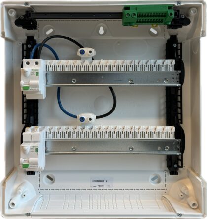 Schneider Residential PRECAB 1x LVSXM218 + 2x R9XEC618 + 1x R9RA1240 + 1x R9RA4240 LVSXM218XE2P