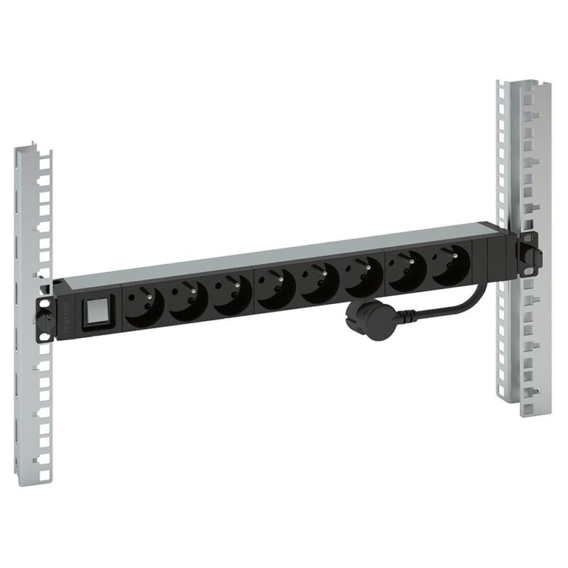 LEGRAND PDU 19   8 x Belgische standaar schakelaar 3 m snoer 646822
